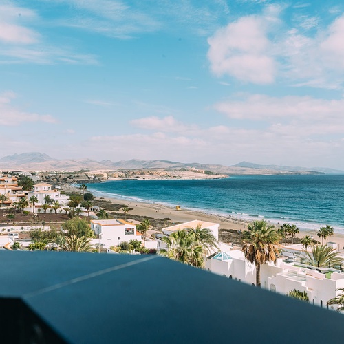 Vistas de la costa y el mar desde hoteles 001 Hotels: Corporativa.