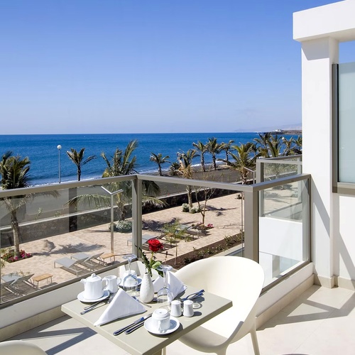 Las Termas de Tarajalejo: piscinas interiores con vistas al exterior, ideal para 001 Hotels: Corporativa.