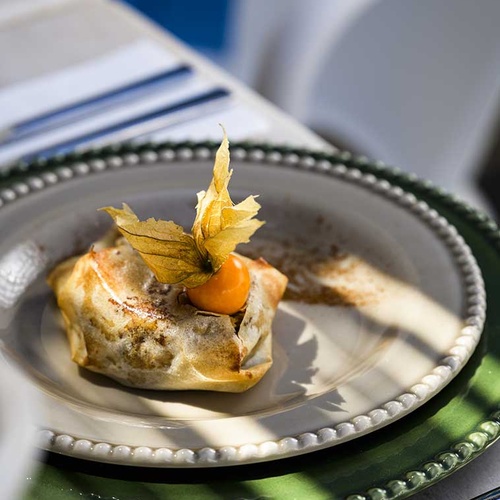 Gourmet dessert with physalis at Aldeia da Pedralva.