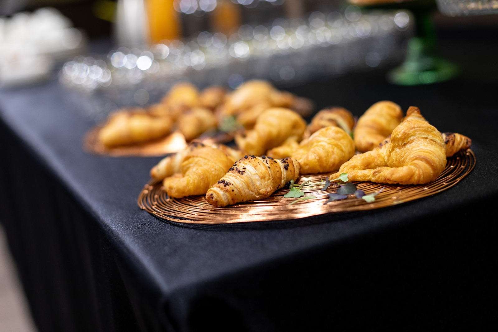 Croissants frais et garnitures pour votre petit-déjeuner Alexandre Corporativa.