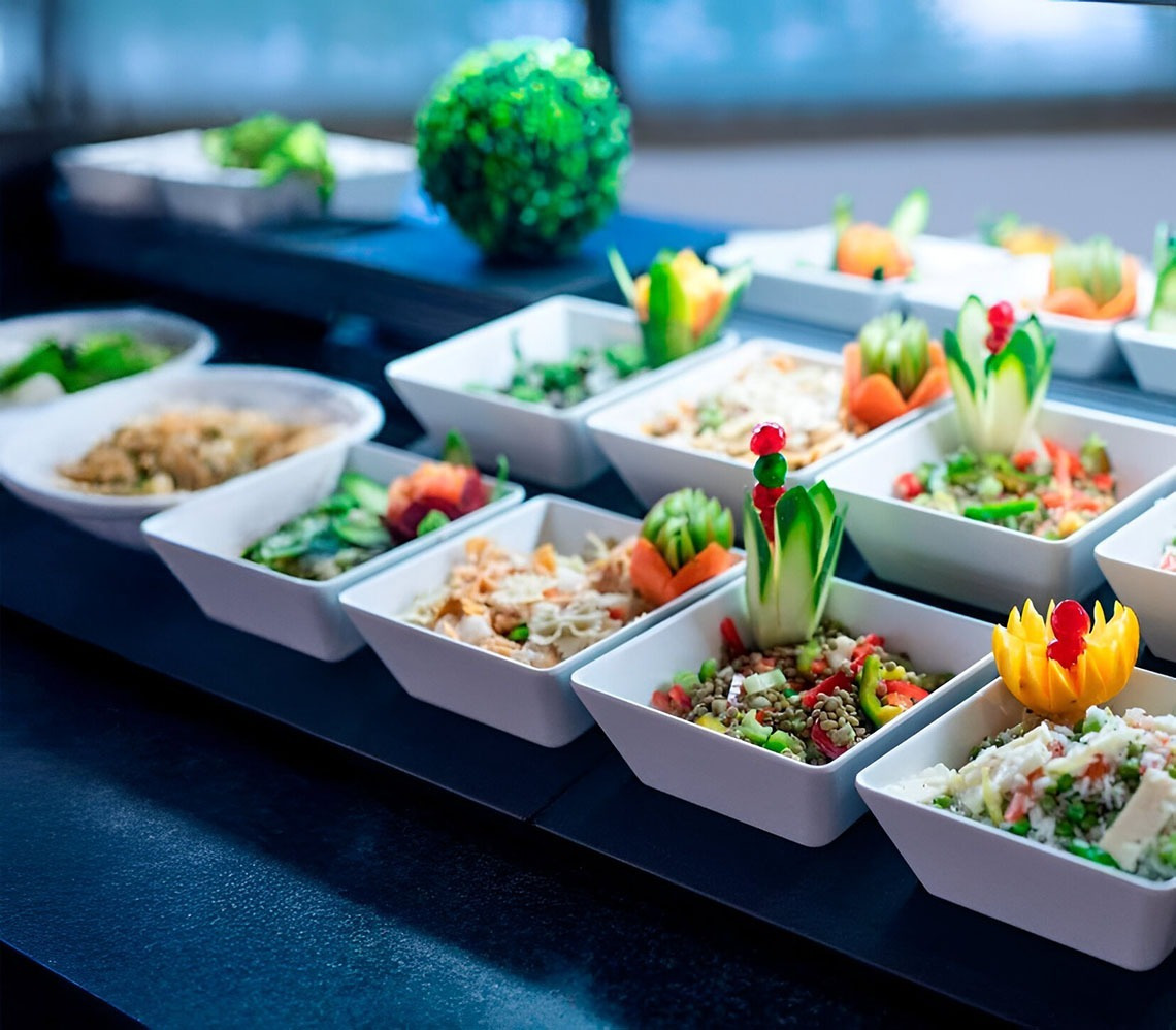 Alexandre Corporativa: buffet de salades et entrées gastronomiques.