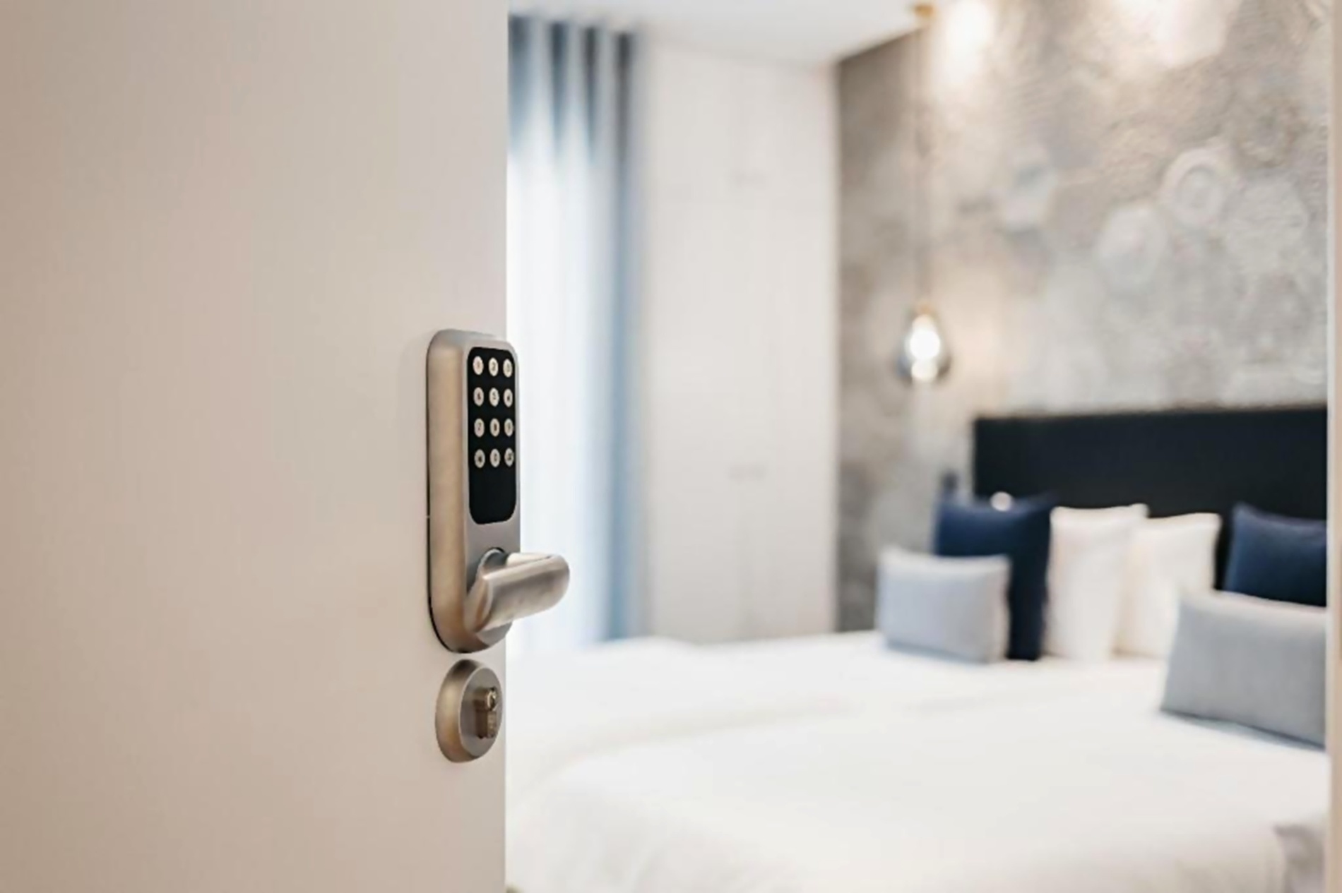 Fechadura digital de hotel AndTales: acesso moderno e seguro para seu quarto.