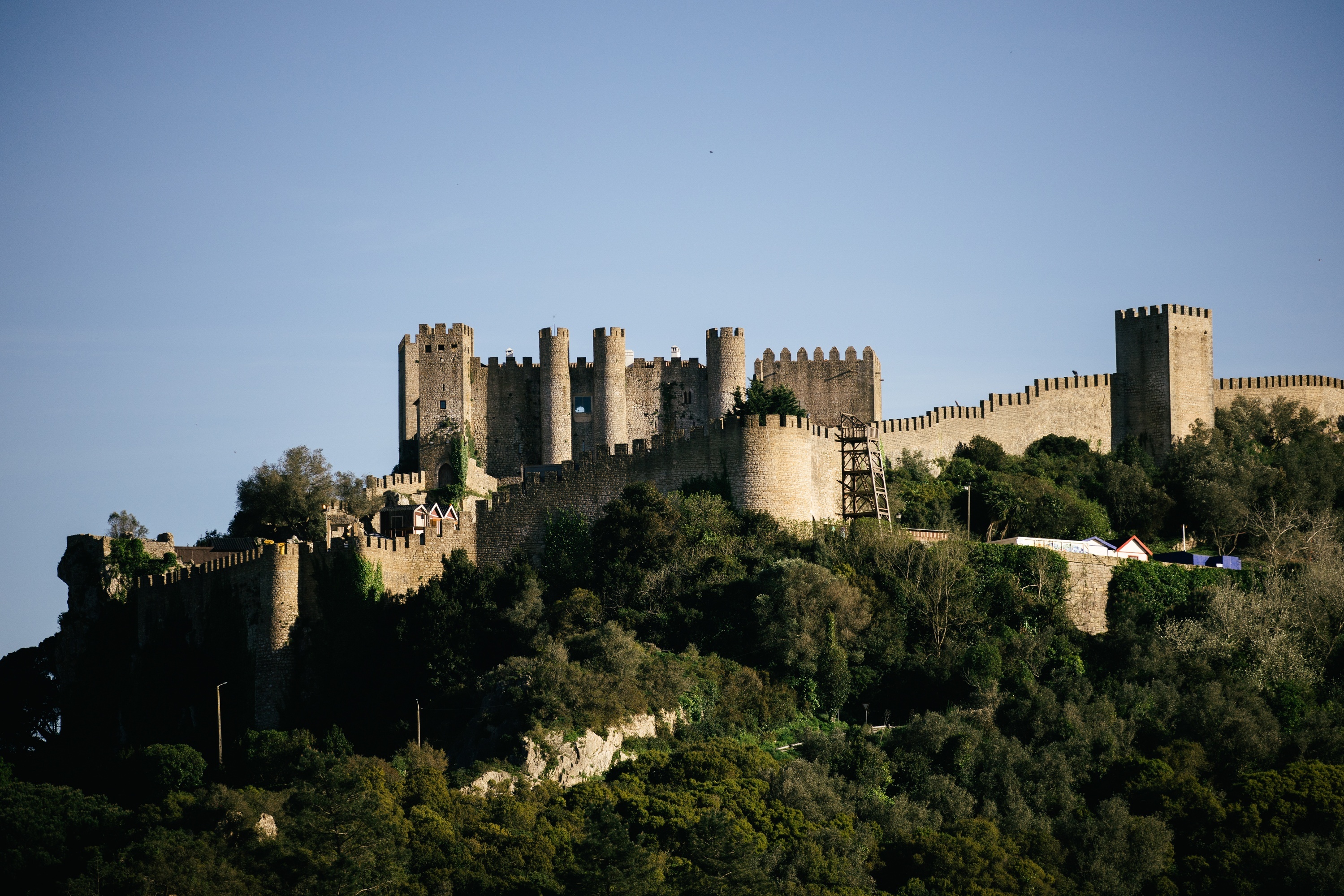 Castelo histórico com vistas deslumbrantes em AndTales.