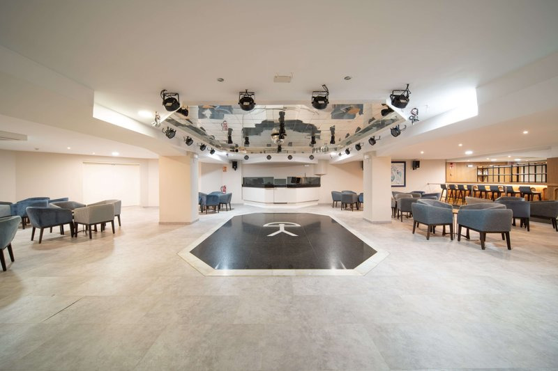 Barra libre y pista de baile de bodas en el Hotel Angela