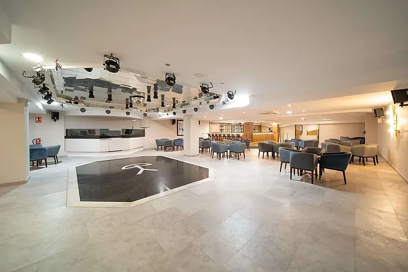Barra libre y pista de baile de bodas en el Hotel Angela