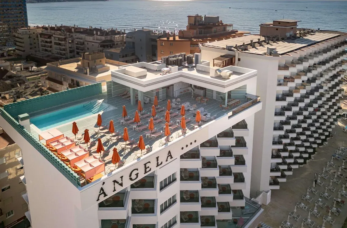 Hotel Angela: rooftop pool and sea views. Perfect for your vacation!