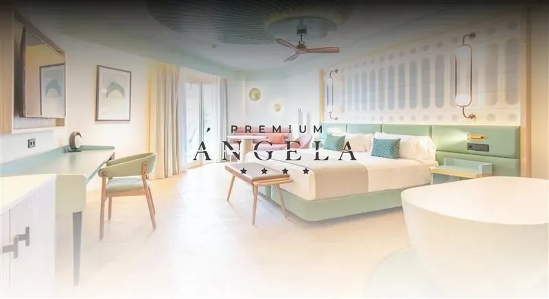 Stylish hotel room with king bed and bathtub. What's new! Hotel Angela Fuengirola.