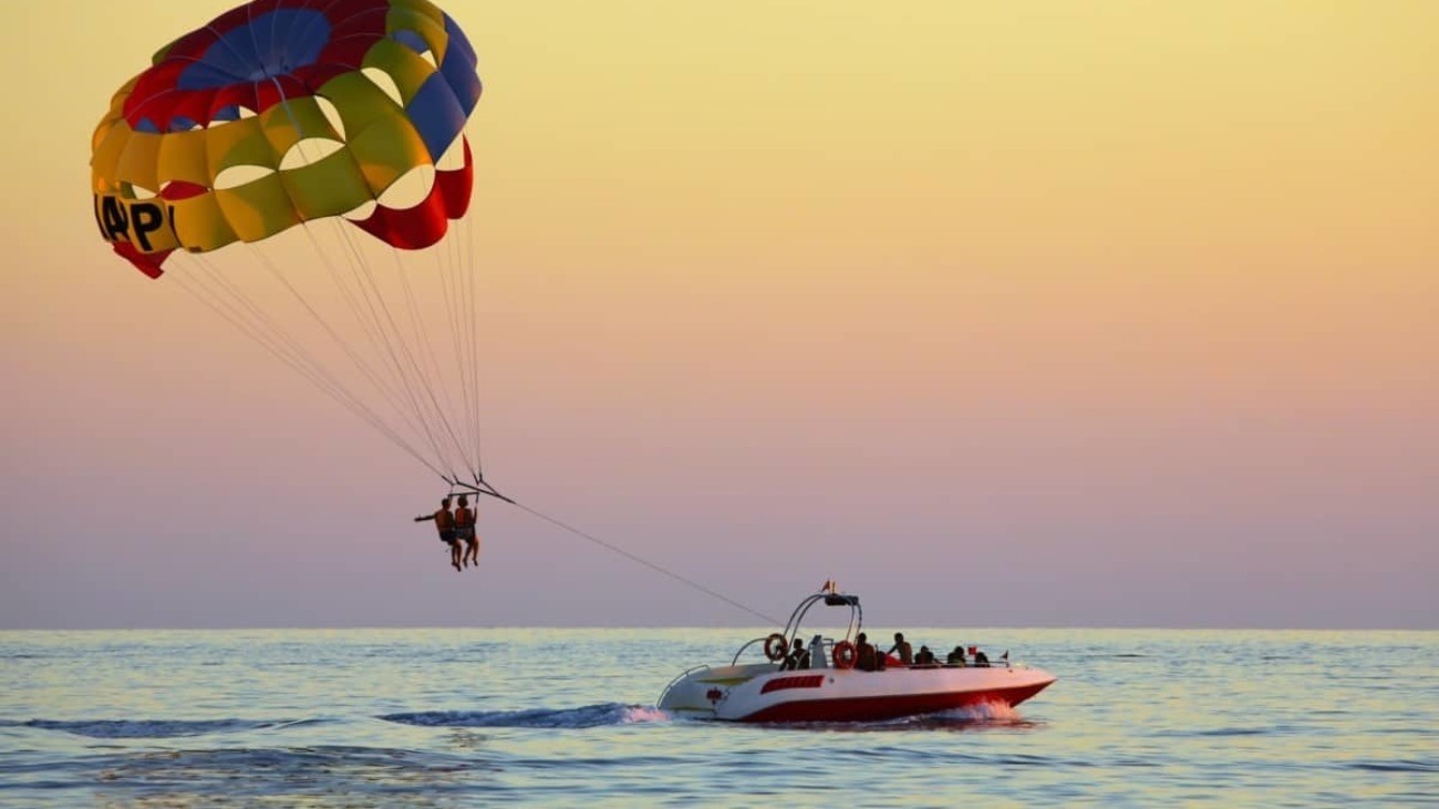 Parasailing in Cambrils