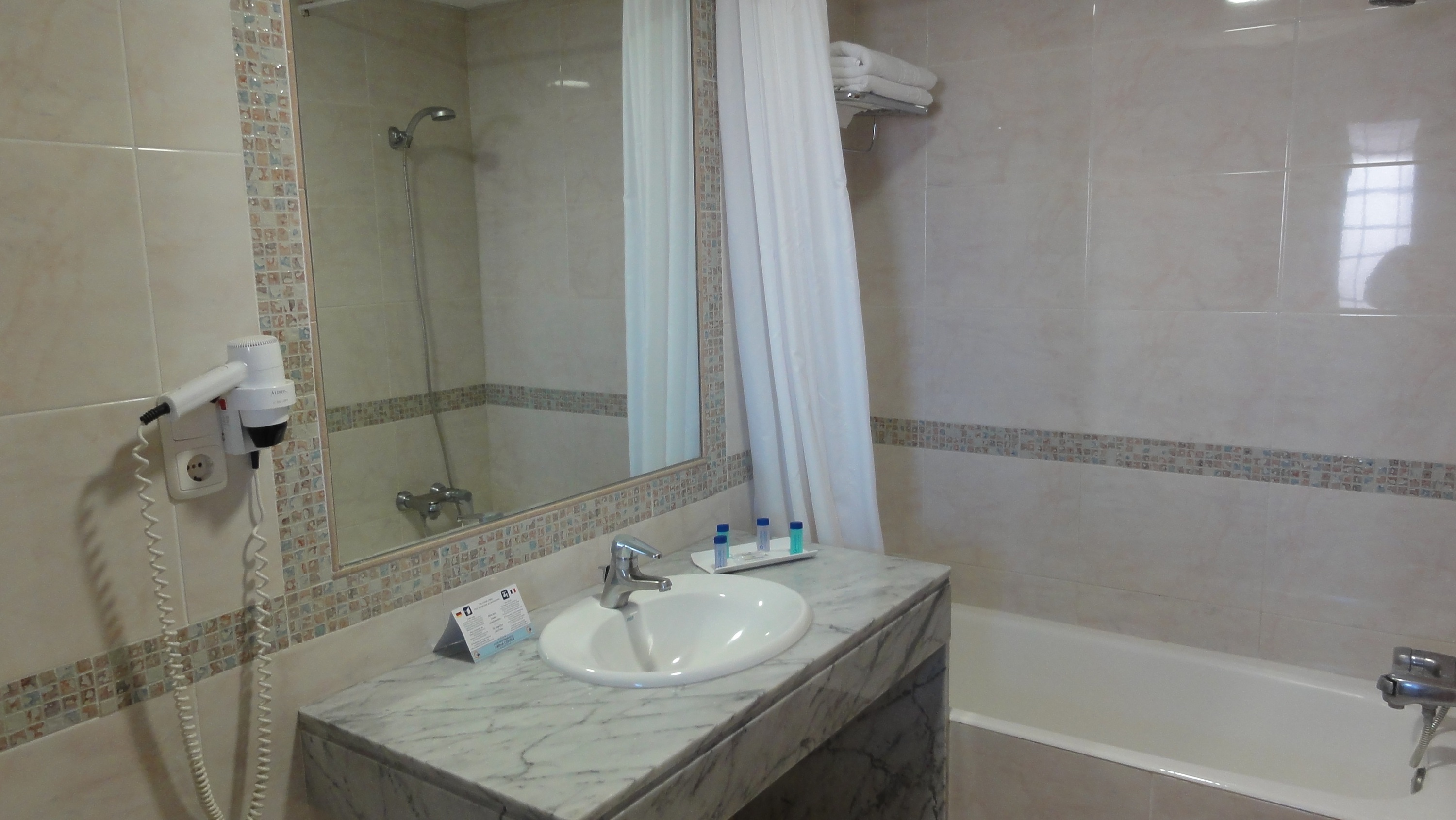 STUDIOS AND APARTMENTS