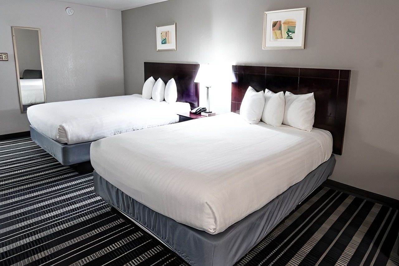 Atrium Hotel & Suites, A Comfortable, Clean and Quiet Hotel