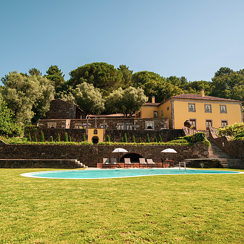 Hermosa villa con piscina y jardín, ideal para vacacionesAxis: Corporate