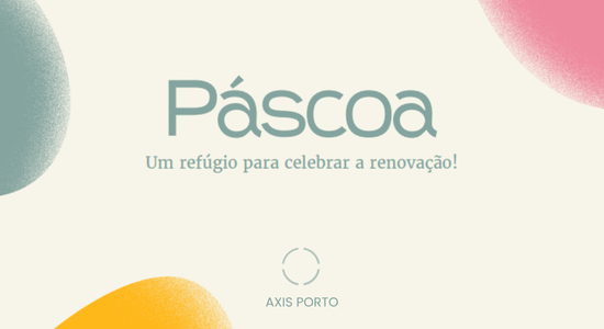 um grupo de ovos azuis e brancos com a palavra porto ao fundo