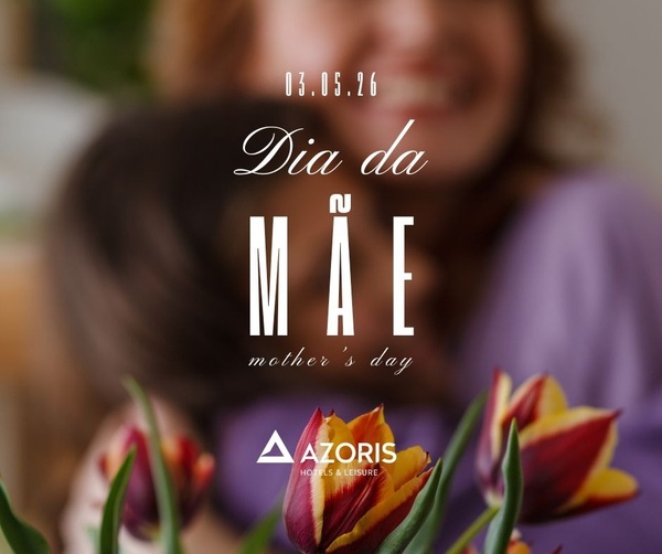 Dia da Mãe Azoris Hotels & Leisure: mãe e filho abraçados com tulipas. Celebre o amor e lazer.