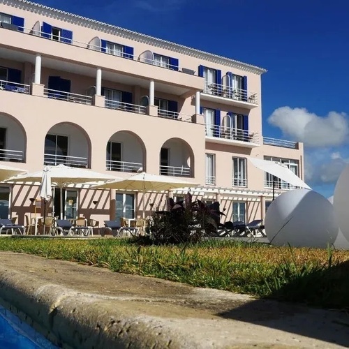 PISCINA AL AIRE LIBRE