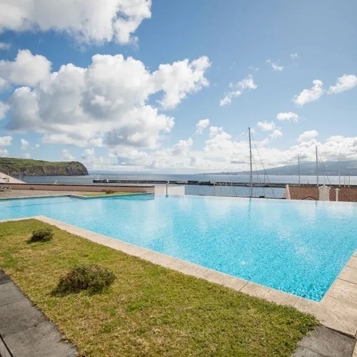 PISCINA AL AIRE LIBRE