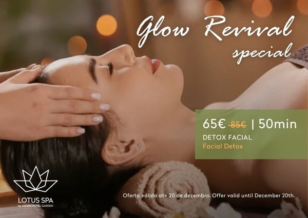 uma mulher está recebendo um detox facial em um spa