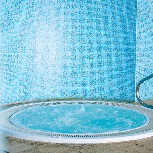 Azoris corporativa indoor pool and jacuzzi for ultimate relaxation.