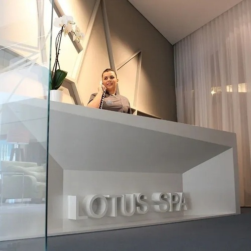 WELLNESS CENTER | PISCINA INTERIOR