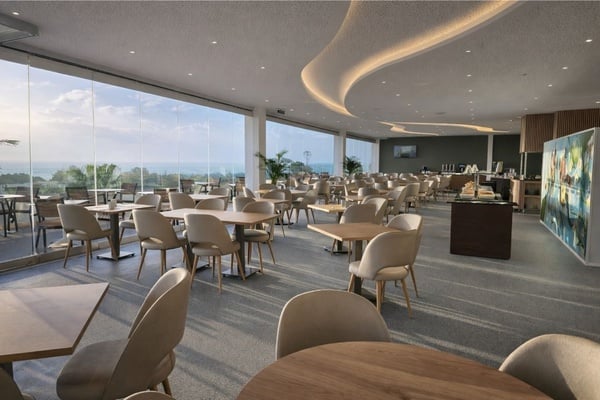 uma imagem de um novo clube de crianças em julho e agosto