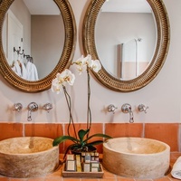 B bou Hotels