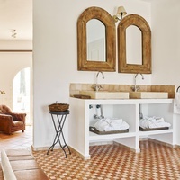 B bou Hotels