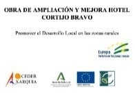 un cartel que dice obra de ampliación y mejora hotel cortijo bravo