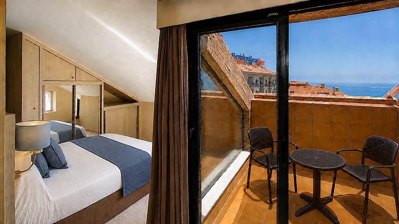 Kamer met balkon en uitzicht op zee in het Benalmádena Palace
