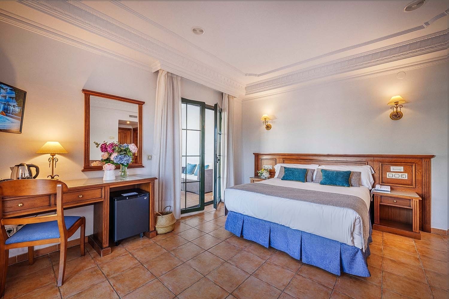 una caja fuerte con un teclado que dice eco safe