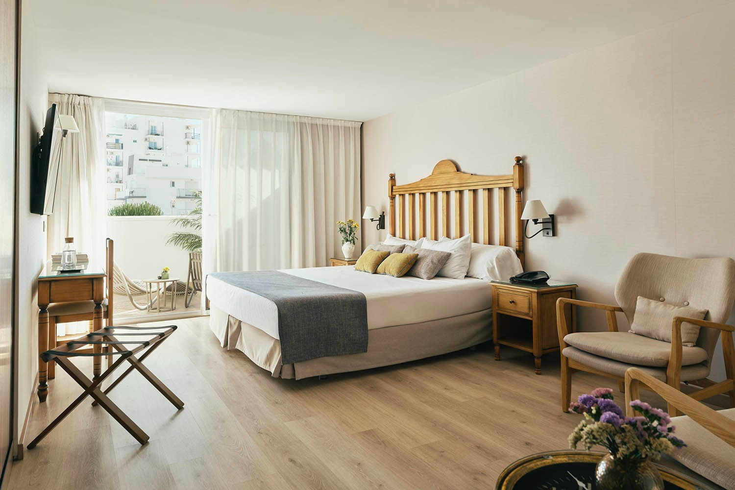 Spacious hotel room with balcony, sea view & modern amenities | Rooms | Villa Flamenca | Beneste Hotels | Official Website