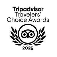 es un logotipo de un hotel de lujo .