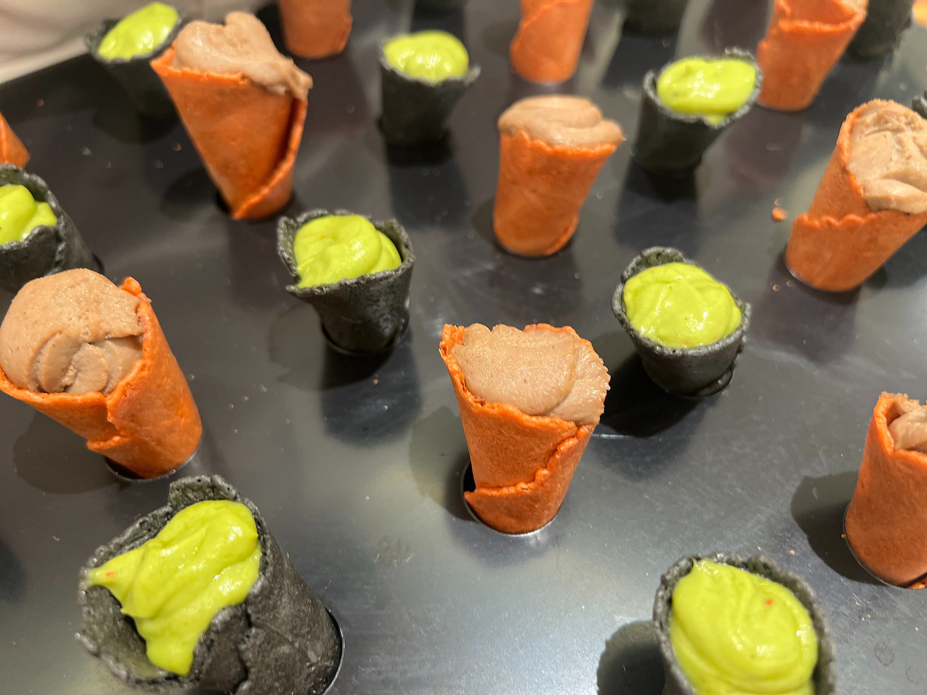 Mini conos con crema de chocolate y aguacate. Ideal para eventos en Villa Flamenca, Beneste Hoteles.