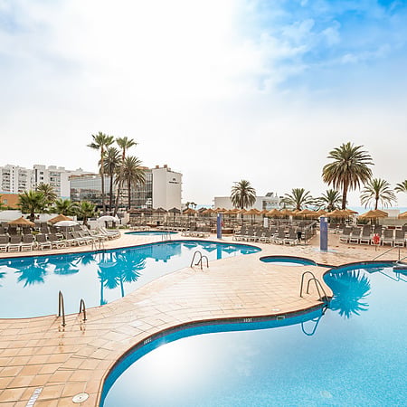 Hotel con piscina y palmeras frente al mar Hotel Best Siroco, Benalmádena | Best Hotels | Mejor Precio