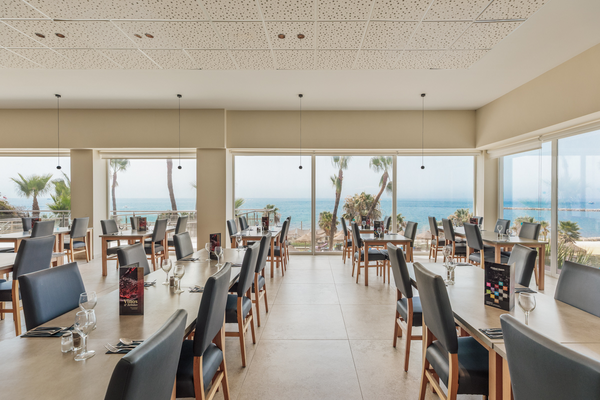 Bufet de desayuno del hotel con frutas frescas, Hotel Best Benalmádena, Costa del Sol | Web oficial y decoración moderna.