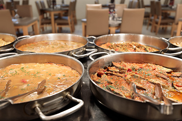 Disfrute de deliciosos platos en nuestro restaurante buffet, Best Oasis Park, Salou  | Best hotels | Mejor precio con opciones para todos los gustos.