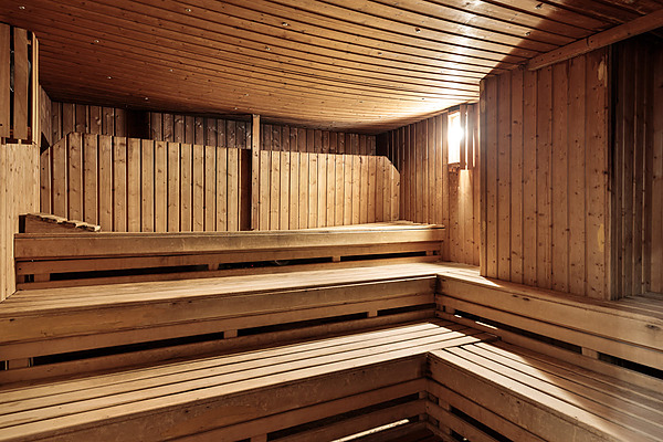 Sauna de madera en hotel: bancos de varios niveles para Best Oasis Park, Salou  | Best hotels | Mejor precio.