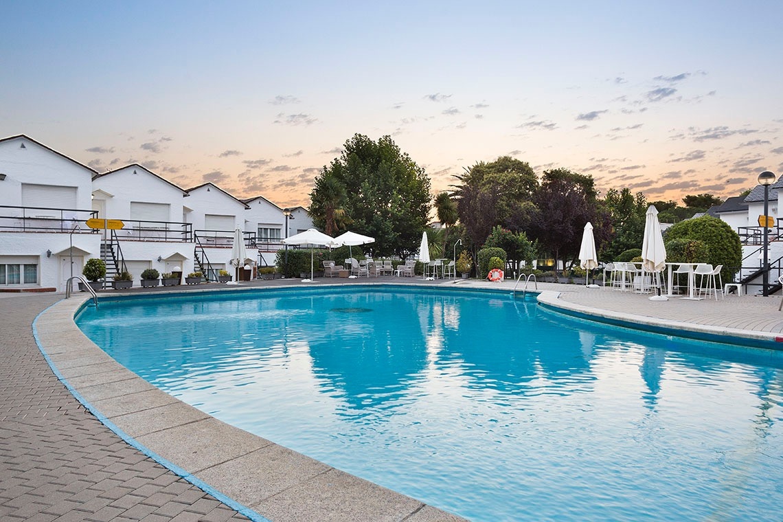 Hoteles en alameda de osuna madrid