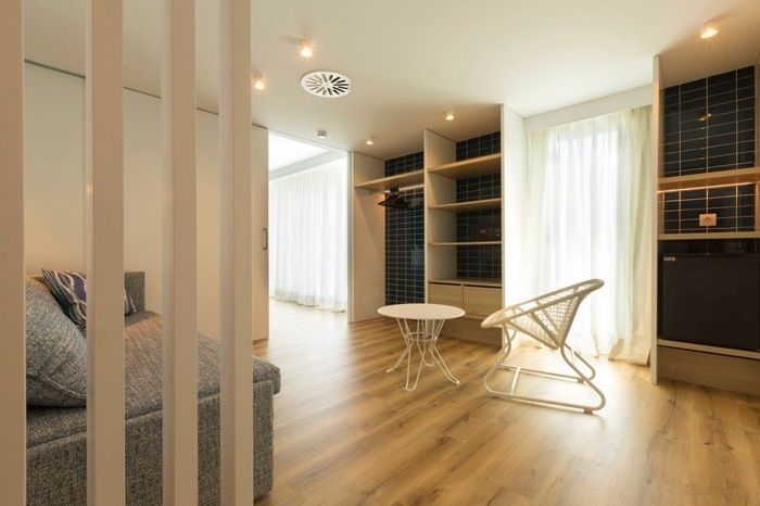 Mediterrane Familiensuite | Straßenansicht