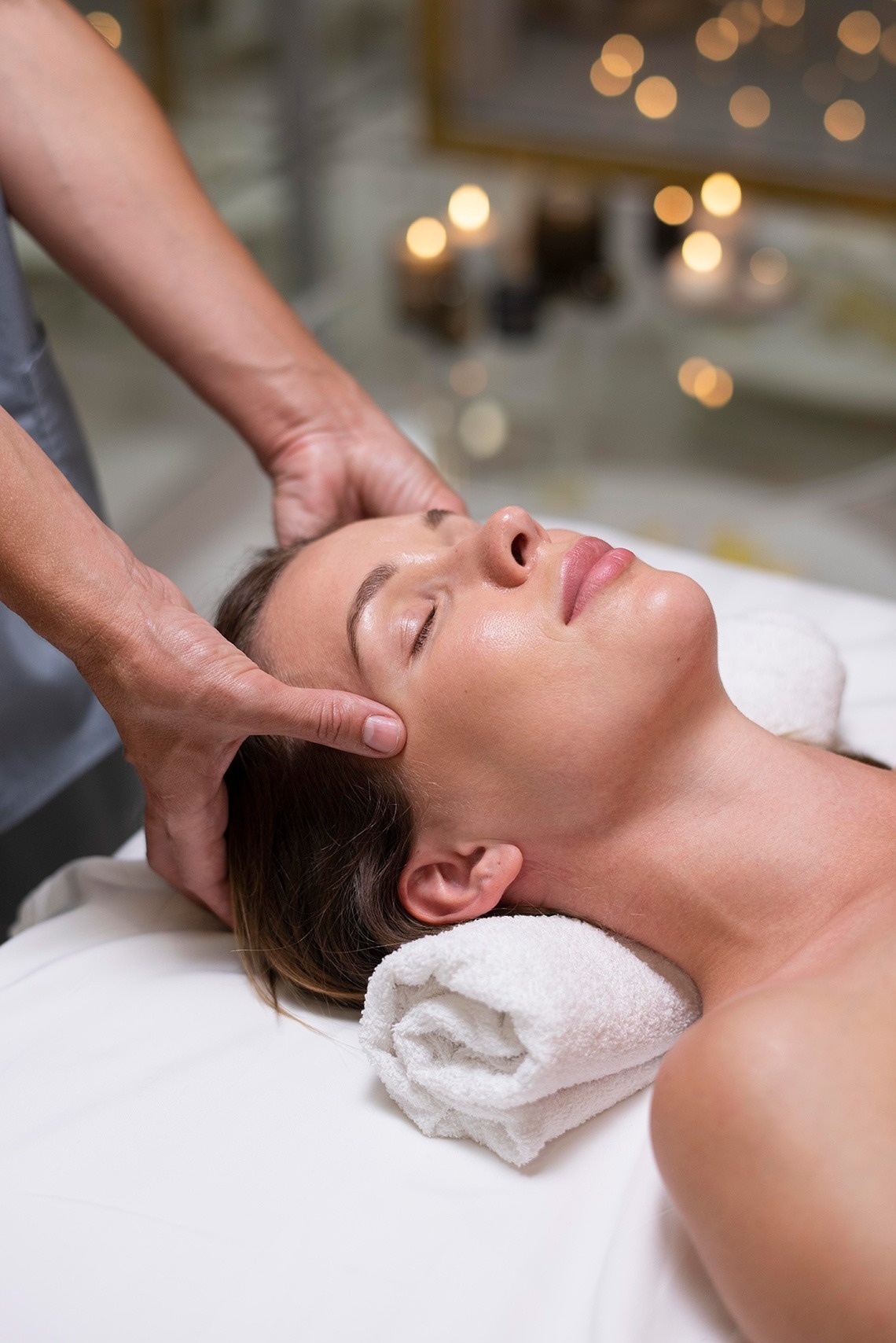 Scalp massage with reflexology