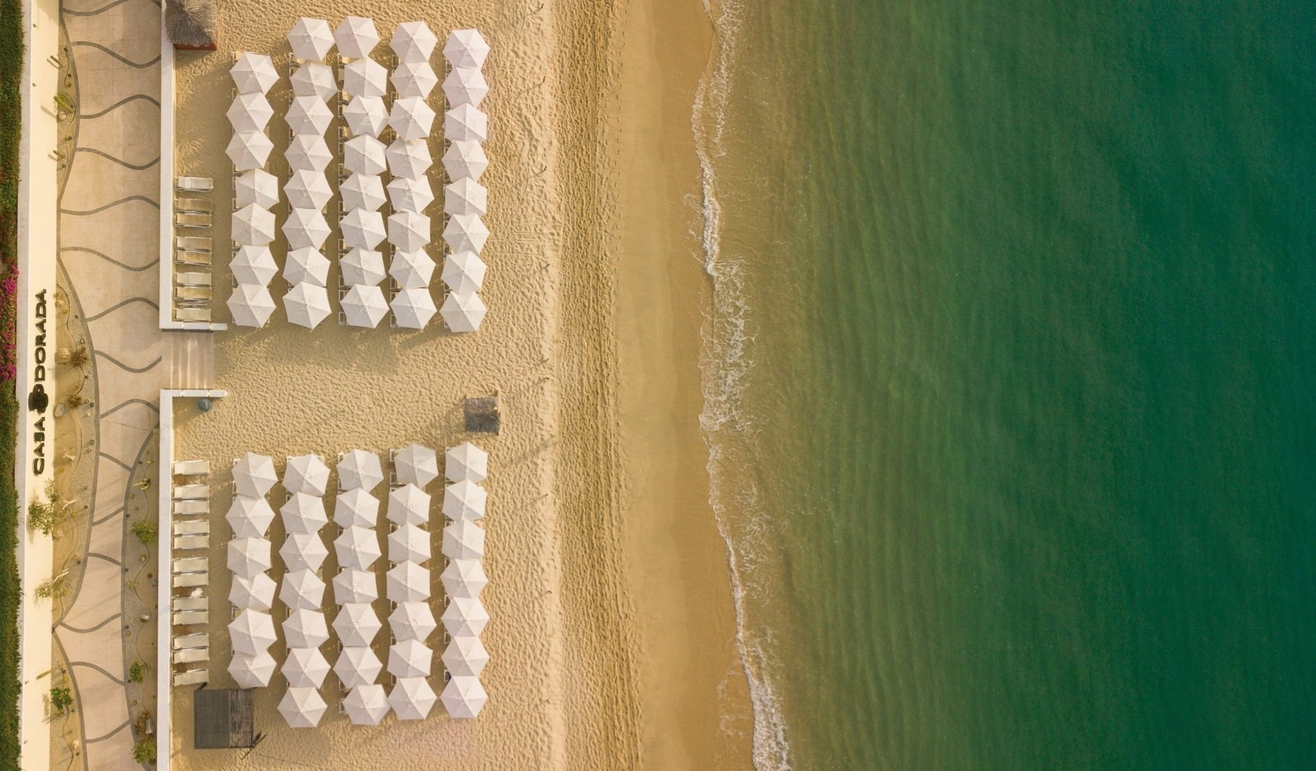 Accès direct de l'hôtel Casa Dorada à la plage