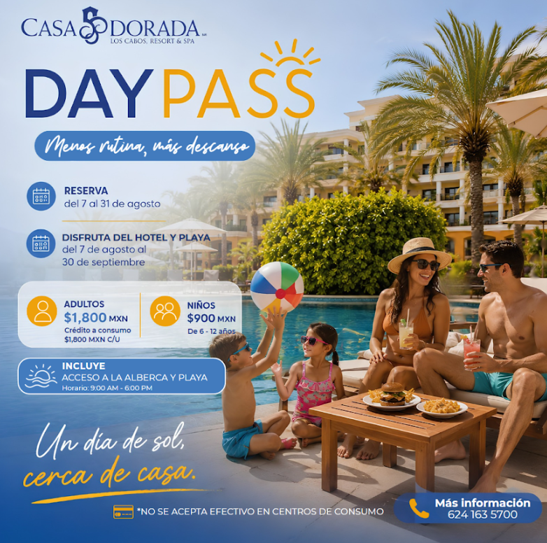 Pareja relajada en tumbona junto a la piscina del hotel, sol, palmeras y bar Casa Dorada