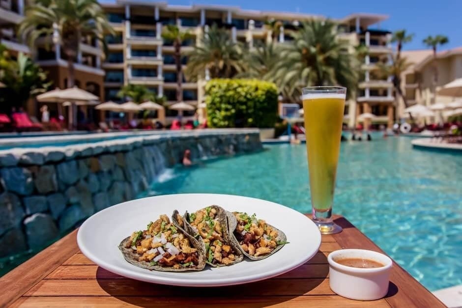 Restaurant overlooking the pool