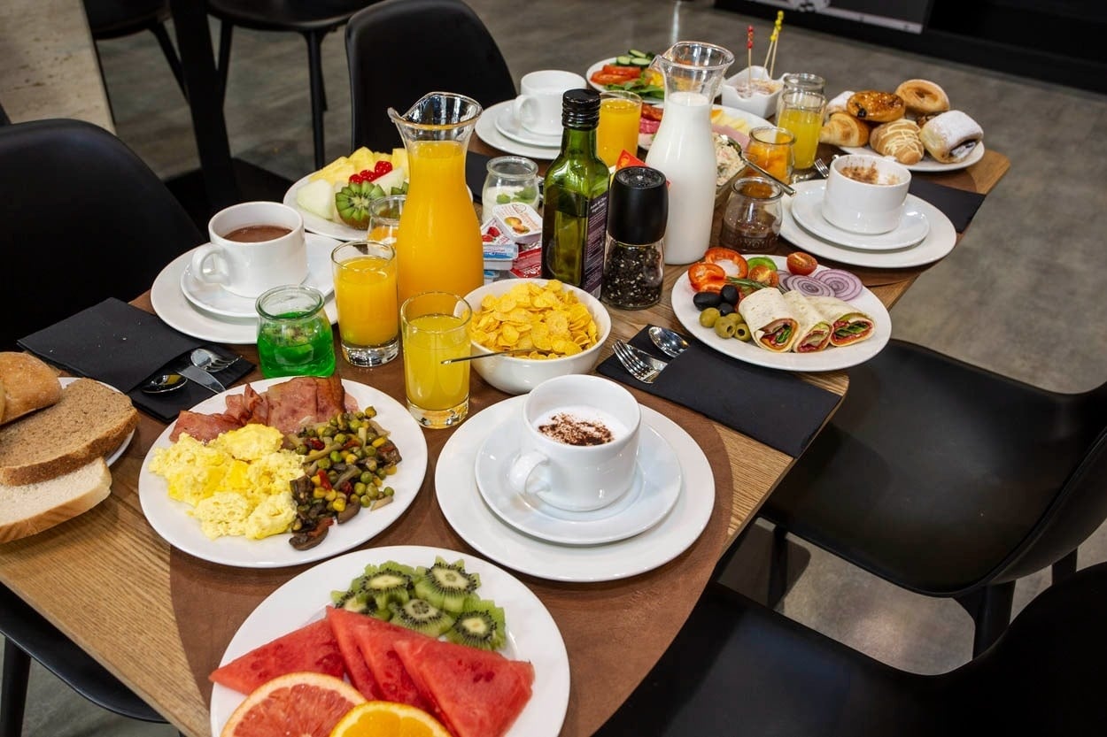 Üppiges Frühstücksbuffet im Casual del Cine Valencia - Themenhotel in Valencia | Casual Hoteles