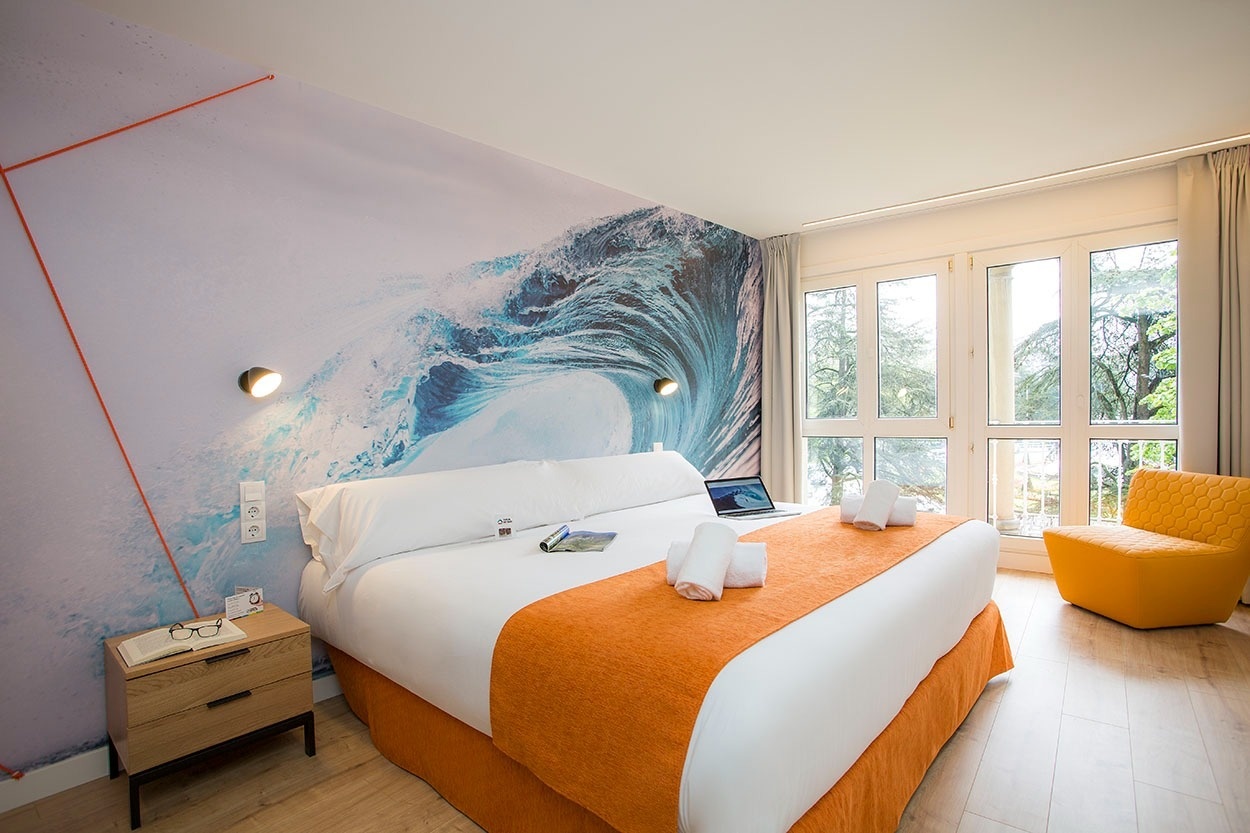Gemütliches Zimmer im Casual de las Olas San Sebastián – Themenhotel in San Sebastián | Casual Hoteles