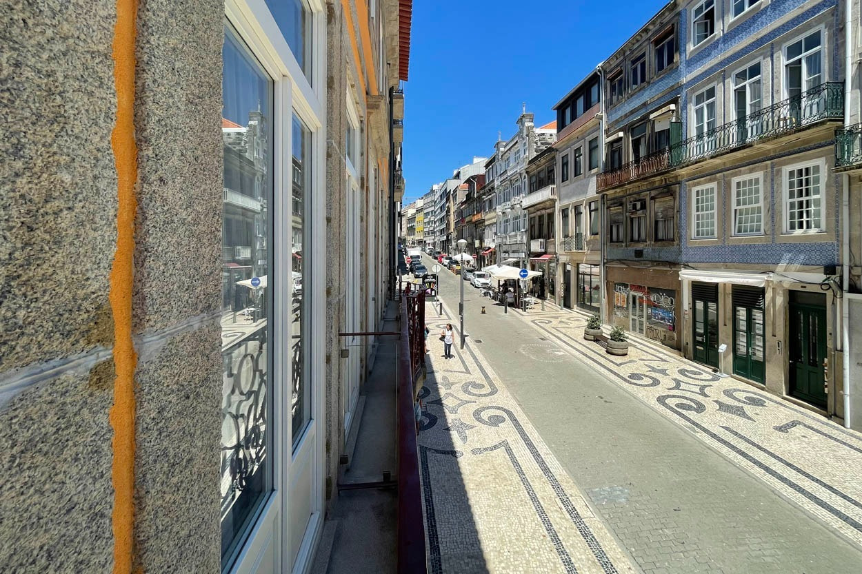 Vista stradale a Porto: Casual Raízes Porto - Boutique hotel vicino a Santa Catarina
