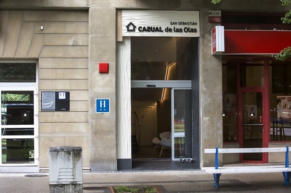 a entrada para o hotel casual de las olas