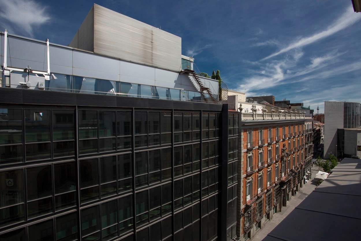 Casual del Teatro Madrid: Boutique-Hotel nahe Gran Vía, mit moderner Architektur und Blick auf die Stadt.