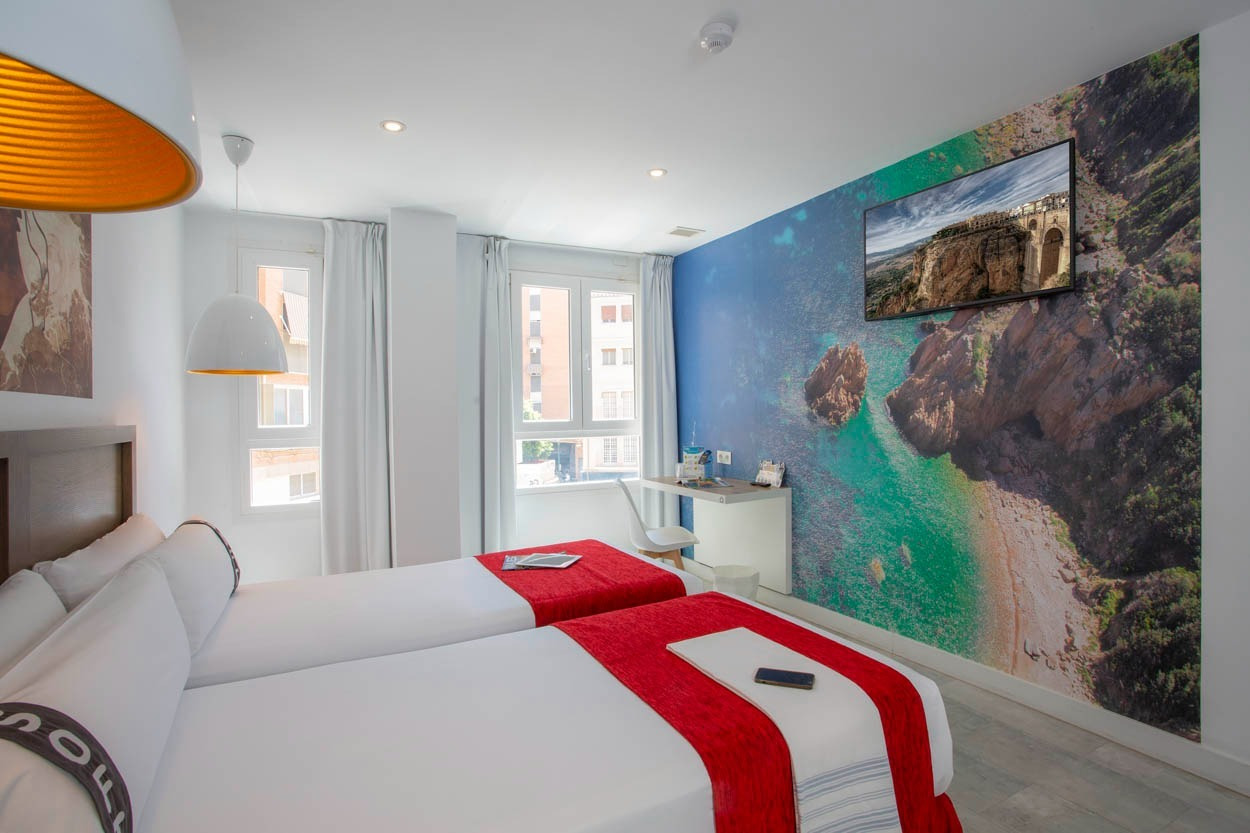 Modernes Doppelzimmer im Casual del Mar Málaga, zentral gelegen, Nähe zum Meer.