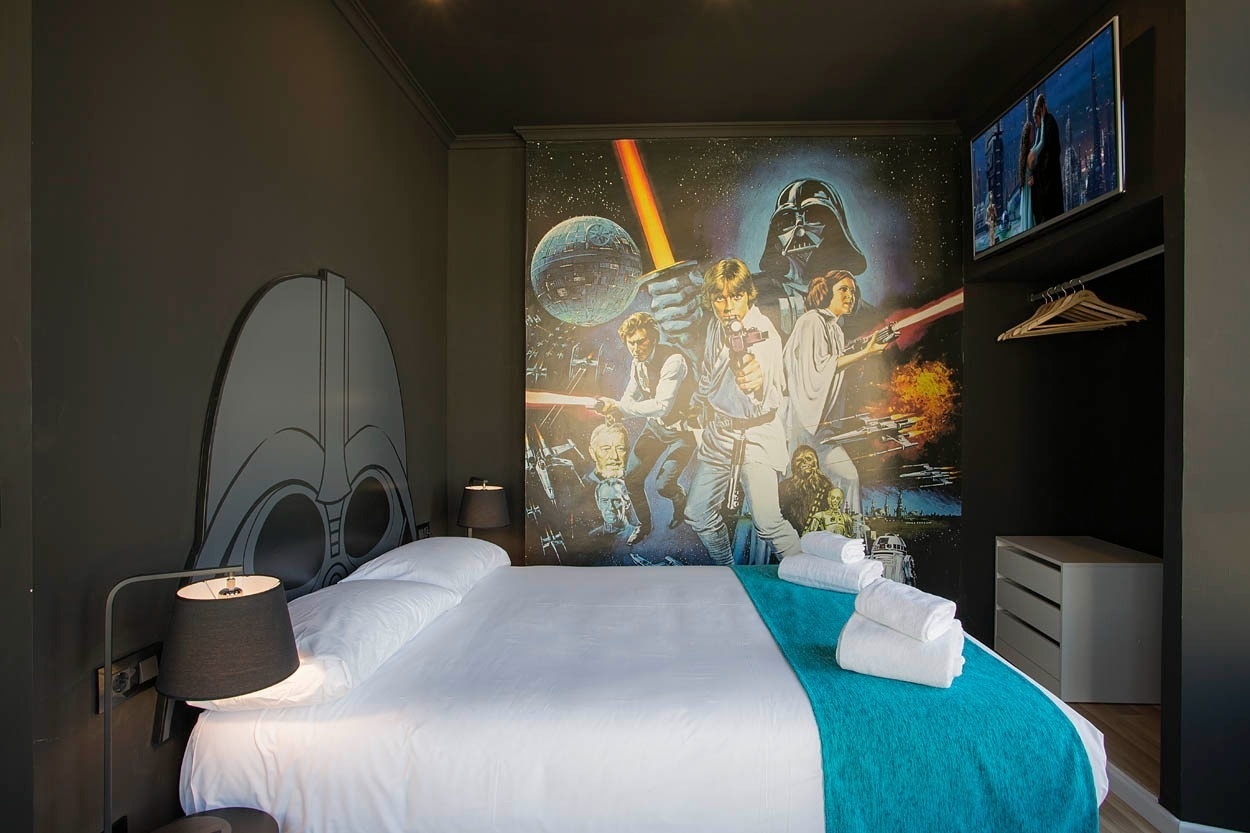 Habitación temática Star Wars en Casual Vintage Valencia, hotel céntrico. ¡Viaja a una galaxia lejana!
