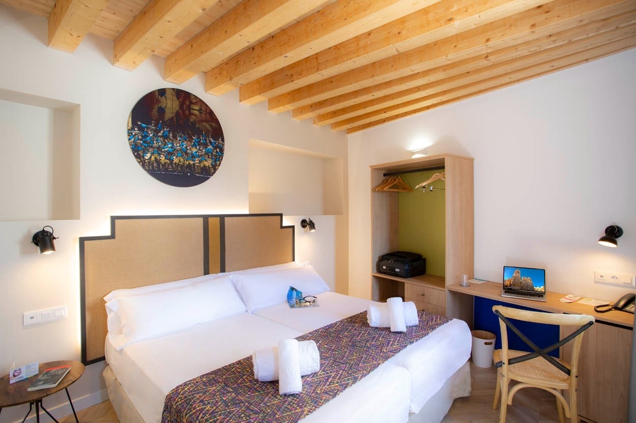Komfortables Zimmer im Casual con Duende Cádiz – Hotel im historischen Zentrum von Cádiz.