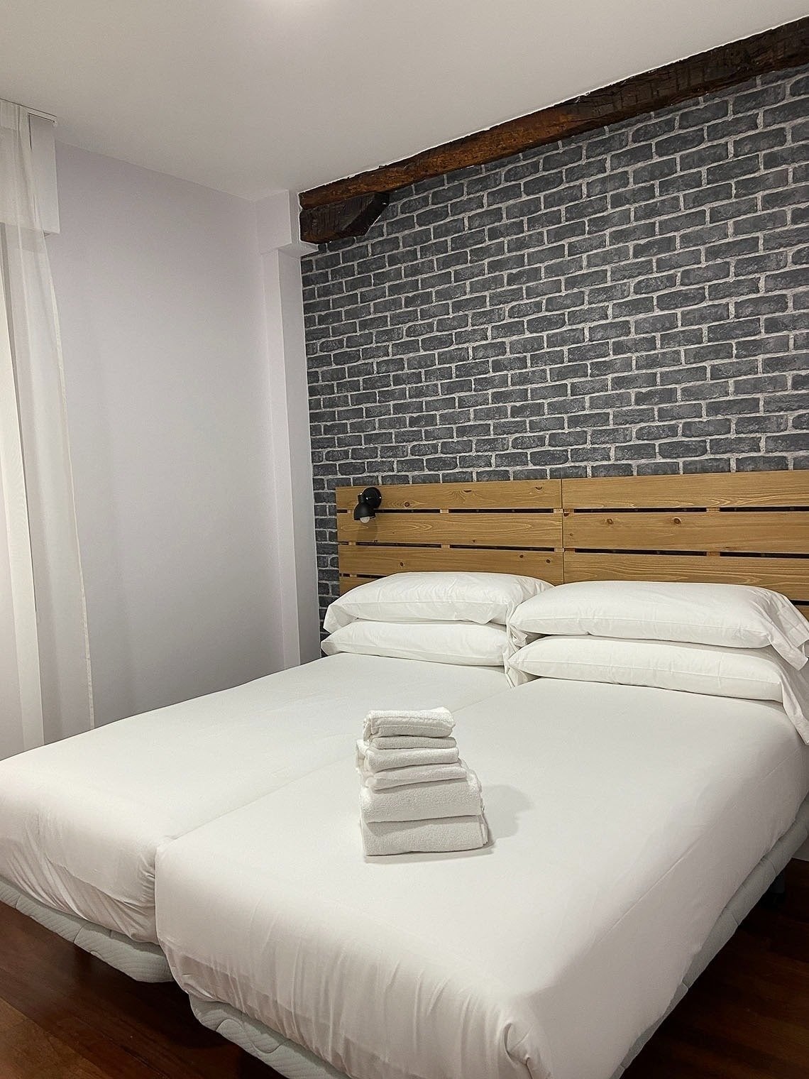 Gemütliches Schlafzimmer im Casual Mardones Bilbao - Zentrale Unterkunft | Offizielle Website von Casual Hoteles